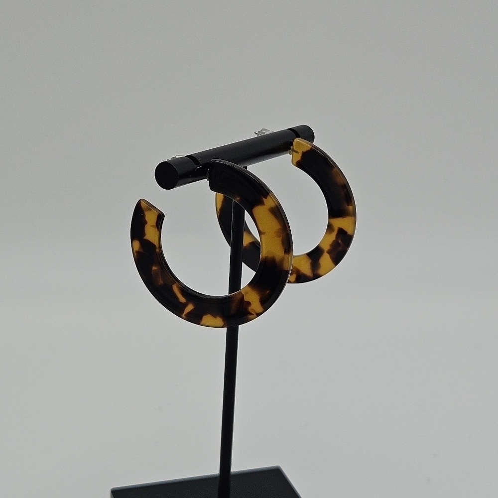 acrylic faux tortoiseshell flat hoop earrings